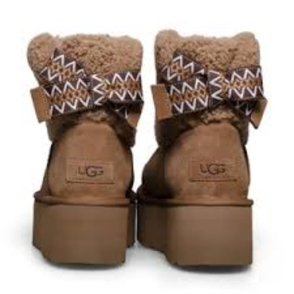 NWT UGG Womens Platform Classic Mini Maxi Curly Brown and Patterned Bow Size 6